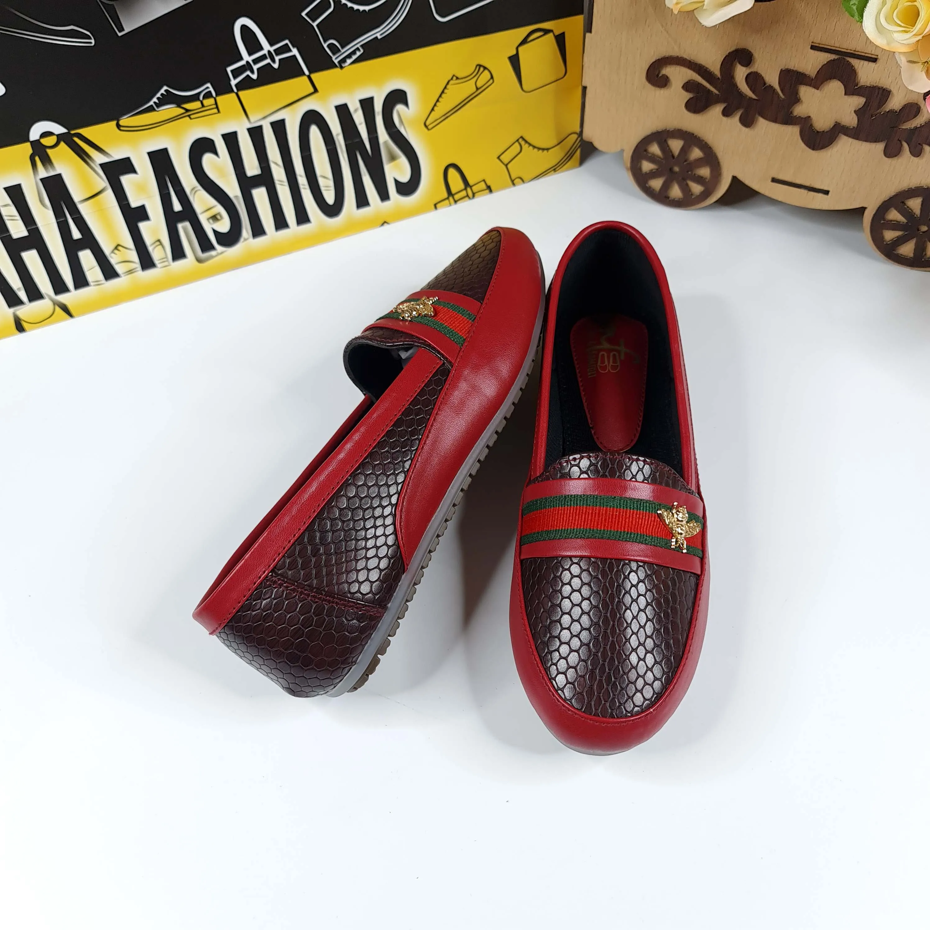 Contrast Leather Pumps