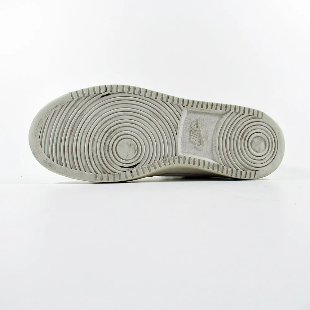 NIKE Back Board 11